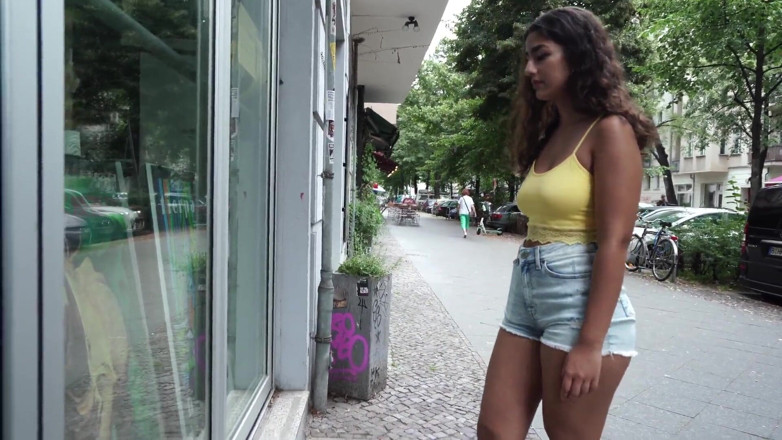 The Dick Suckers: Amatoare arabă Luna Silver spune, îmi place în gura mea!