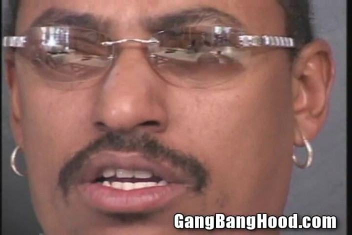 Gang Bang Hood: Блондинка з анальним чорним членом відтрахана великим чорним членом, відтрахана Брітні Сука!
