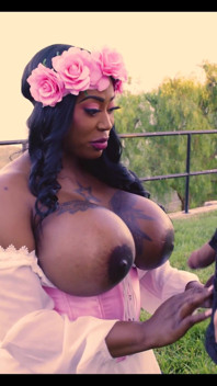 Black Princess Loses Her Virginity to Handsome Warrior