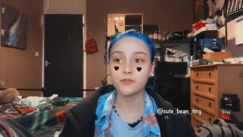 Alice Bean: 내 보지를 젖게 하는 걸 좋아해