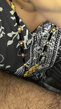 desi premika ne apne premi ko haath se diya usne use apne ephe par vishaal viry shot diya