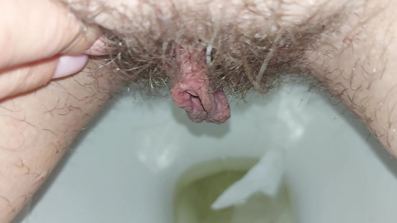 GinnaGg: Housewife Pee