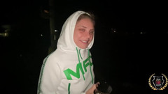 Rome Major: Velké černé péro Římský major vykouří v zadní uličce