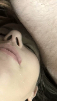 통통한 배다른 여동생과 애널 그룹 섹스 난교