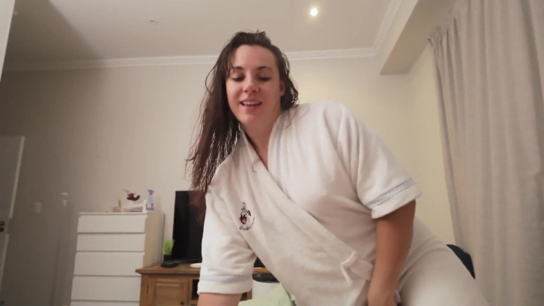 Stacey Reid: POV MILF Stepmom with Big Butt Keeps It in the...