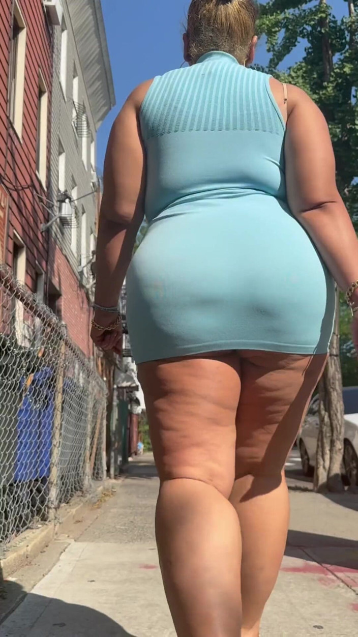 PutiLing: Mujer boricua puertorriqueña - piernas gruesas - culo gordo natural - mini falda -...