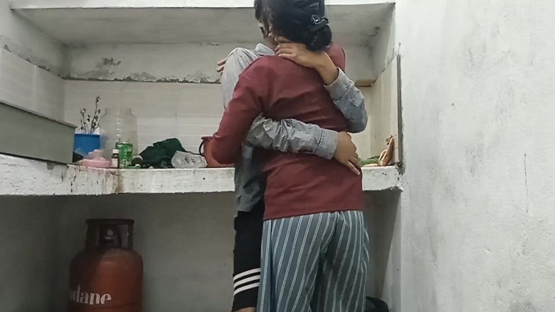 Vija: 印度农村夫妻啪视频 印度村夫和妻子啪视频 高清视频