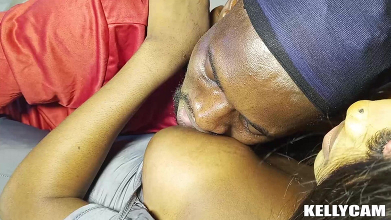 Kellycam: 크리스마스에 남편에게 거대한 자지에 피스팅하는 거대한 젖탱이의 흑인녀