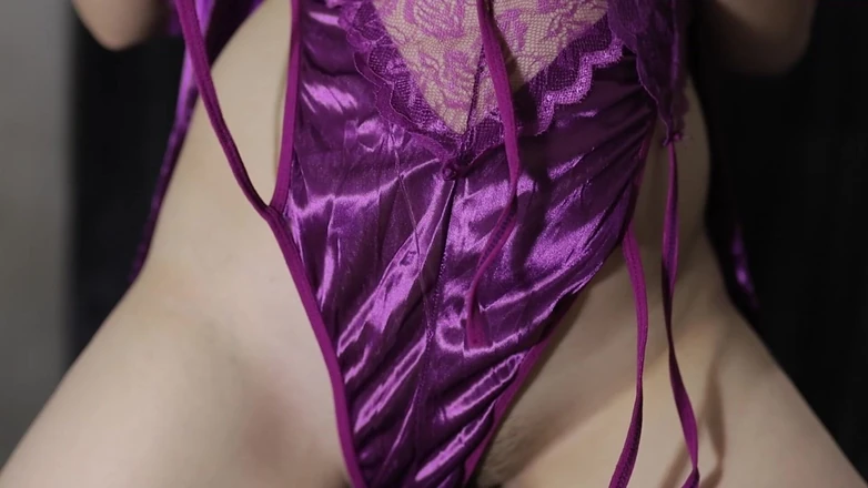 deafheaven666: Ragazza filippina in ordine attraverso l'applicazione online usando lingerie viola...