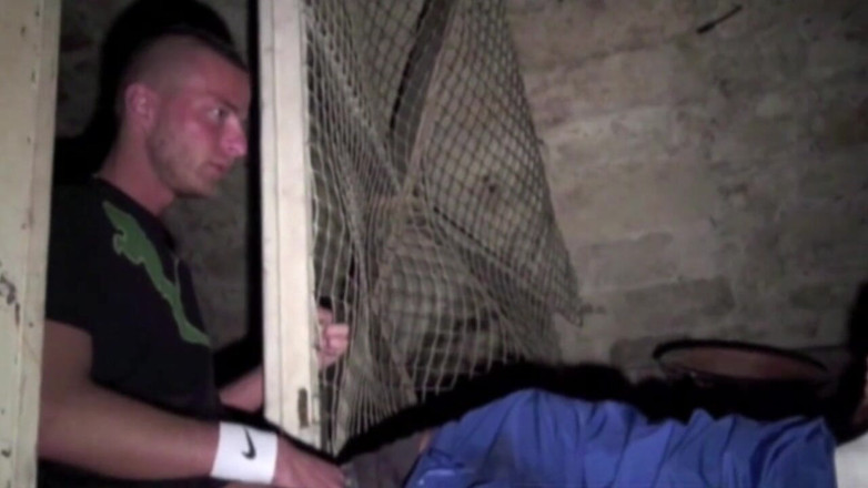 Sneaker gay: Fetish sexy with 2 scally boy