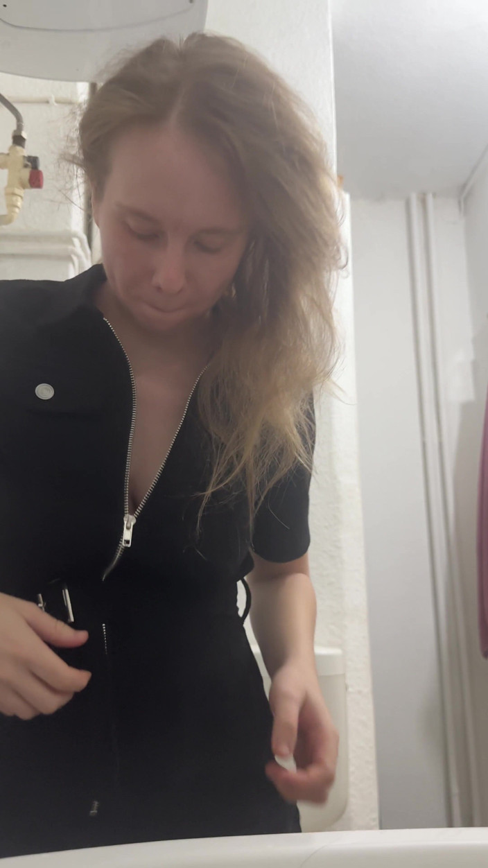SweetLucy96: Striptease