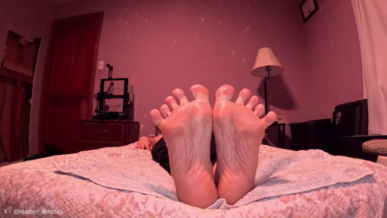 Mr Dimples: Goon na moje mastné podešve - olejové nohy JOI