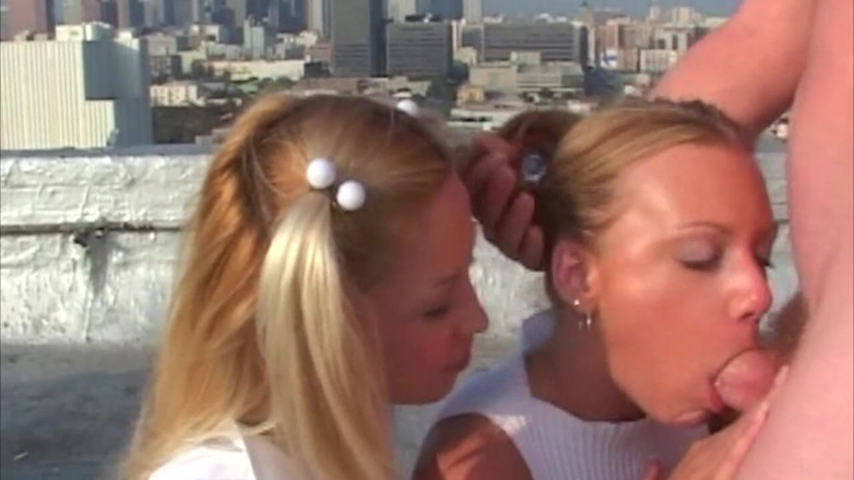 Bangora sluts: Kelly et Pal, blondes insatiables, partagent toutes les bites bien...