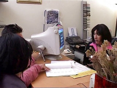 Shemale World: La mia segretaria travestita preferita