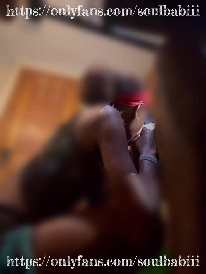 Soulbabii: Dojení na špičkové úrovni pro jeho ptáka