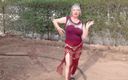 Maria Old: Orientalische prinzessin tanzt für sie.