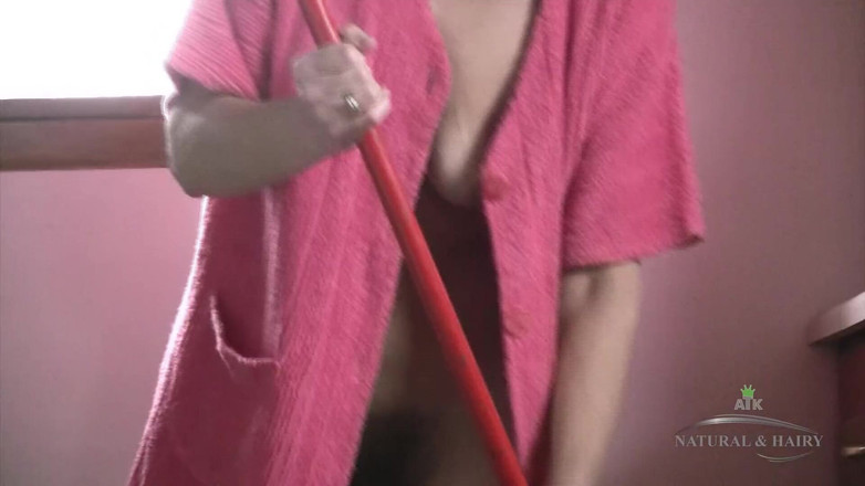 Classic ATK Hairy: Trish amatur dengan pepeknya