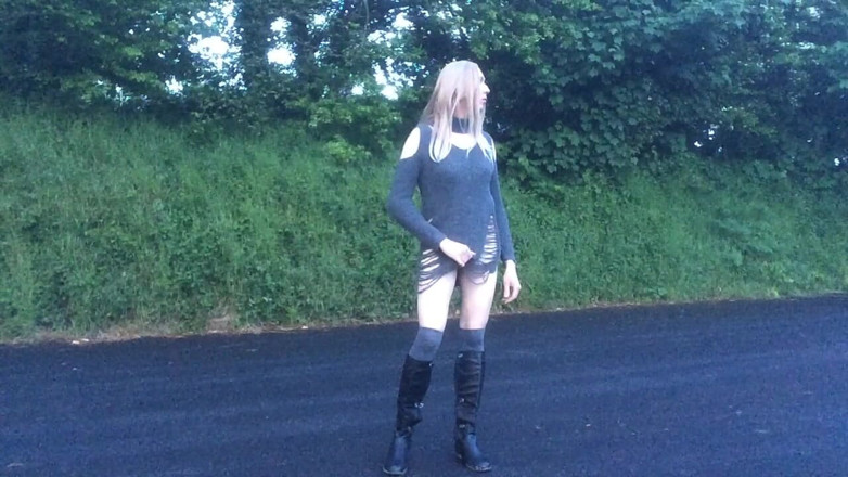 The Midnight Minx: Flashing down the football pitch