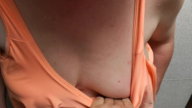 Bouncy Tits Action: Squeezed tits