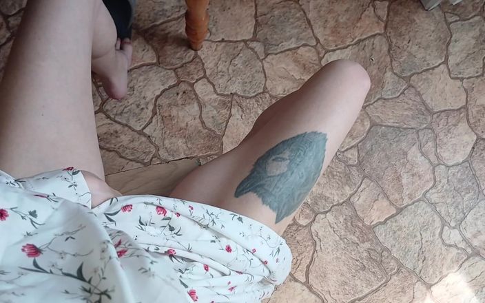 Lesbian-illusion: Jag hoppar över college när mina föräldrar är på jobbet för att...