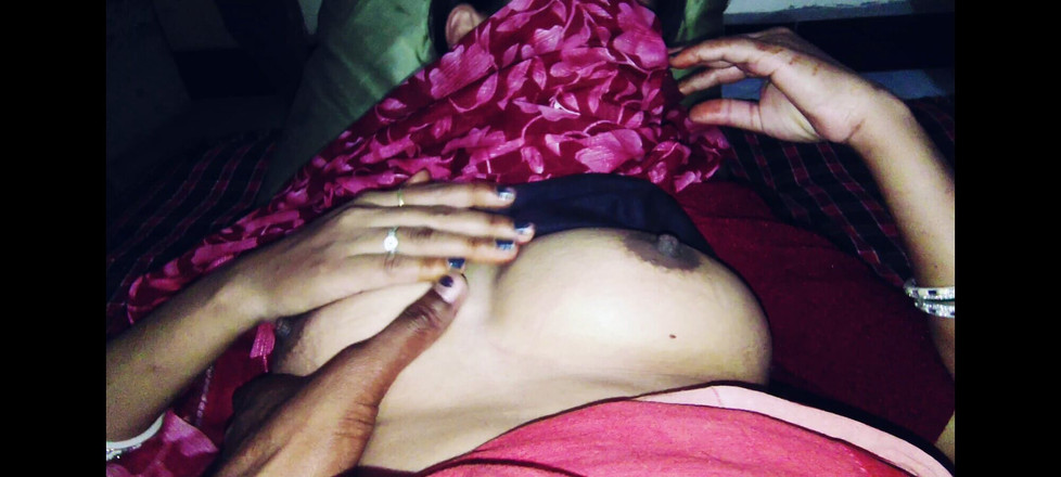 Raj porno studio: Adik ipar meletakkan jari ke dalam.