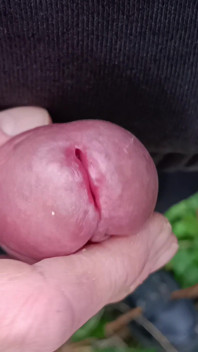 Büyük sünnetsiz yarak seyiriyor, iş kıyafetleri giyerek ormanda mastürbasyon yapıyor - rockard daddy