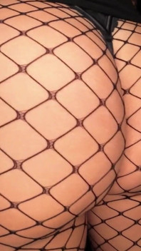 Anal PAWG Kylie Jones rozbiła się w studio muzycznym