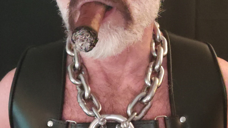 MusclesCigarsFFPig: Padrasto, couro punk