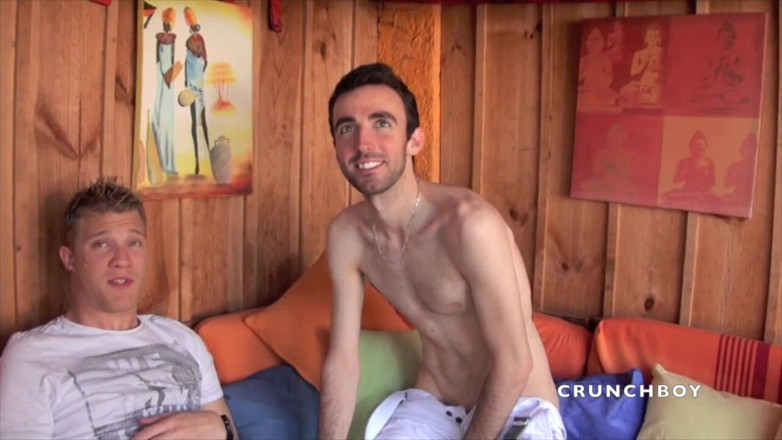 STRAIGHT BOY CURIOUS: ブロンドトップのXXLコックを吸う若いまっすぐな男の子
