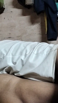Saya rasa suka berlepas di tengah malam.
