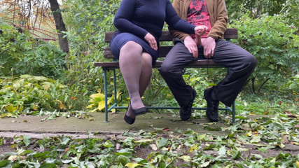 OurFetishLife: Reacția soacrei mele la masturbare în parc