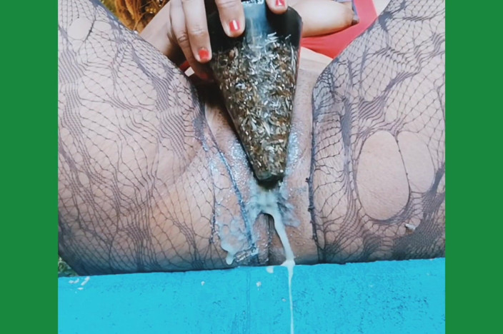 Sarah Fonteyna cumrecord.: Sarah Fonteyna mencuba dildo mega dengan duburnya