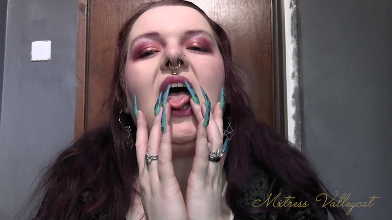 Mxtress Valleycat: 呪われたタロンの誘惑