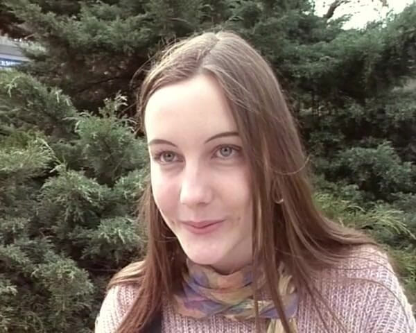 YOUR FIRST PORN: Aisselles, chatte et chaussettes poilues - Magdalena en Softclip