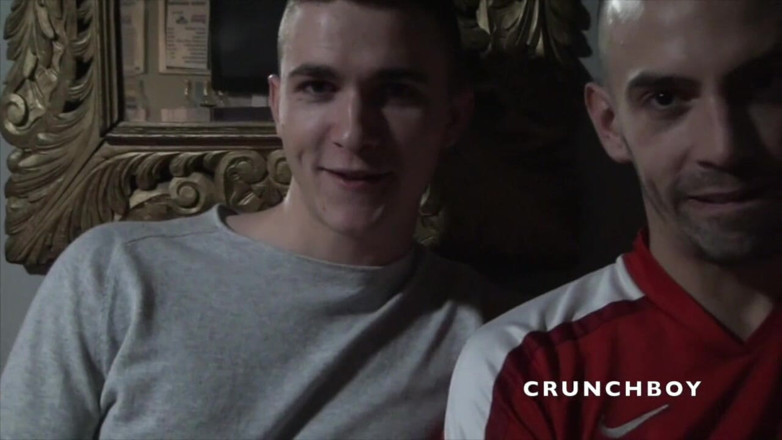 Crunch Boy: Lurus muda dikongkek Tim Cosla untuk pengalaman baru seks
