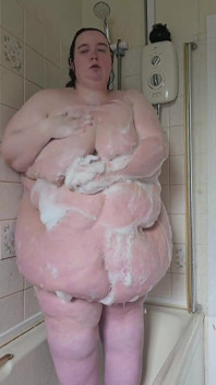 Sensual Shower of an SSBBW Goddess Part 1