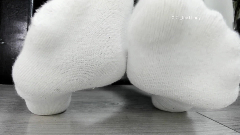 Feet lady: Smell Socks