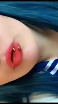 4 июля студентка Ahegao делает минет