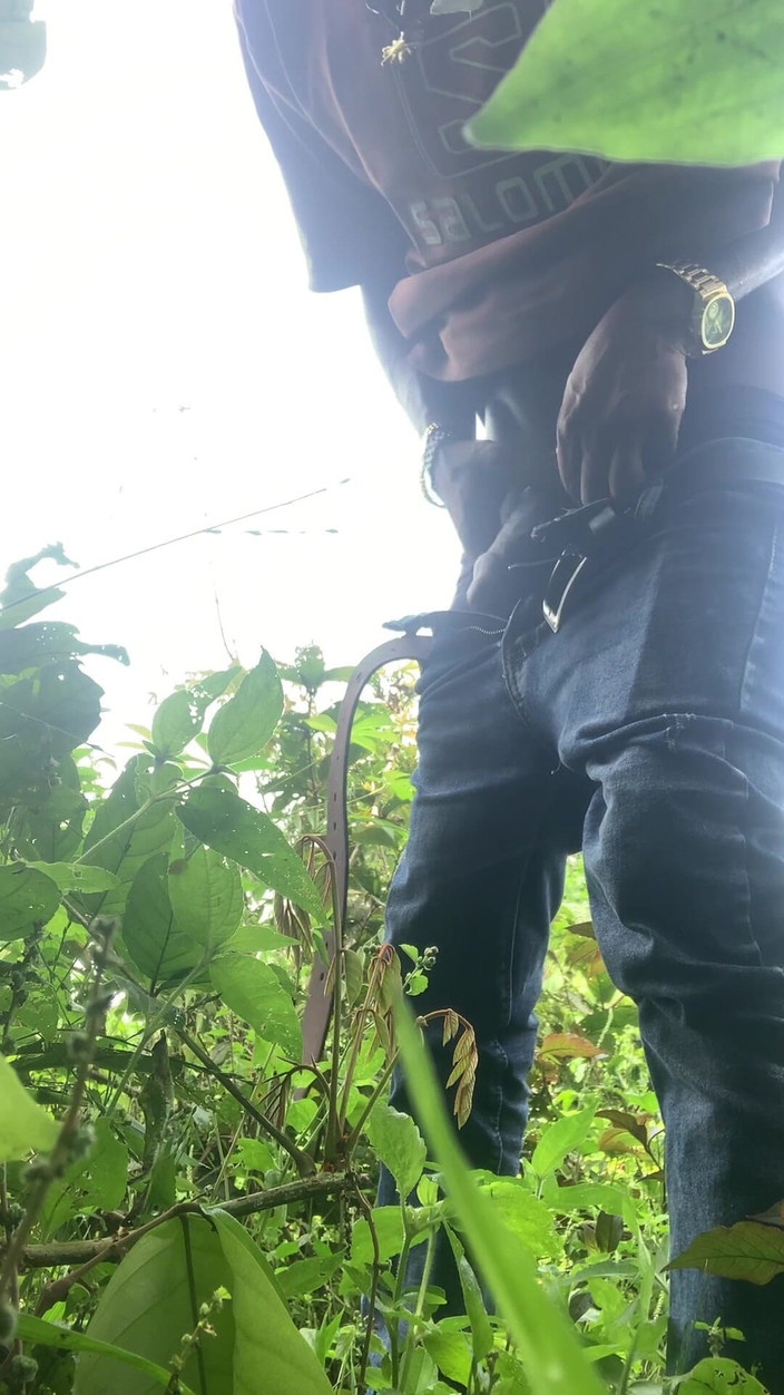 Dickass3x: Leche rápida después de una larga caminata por el bosque