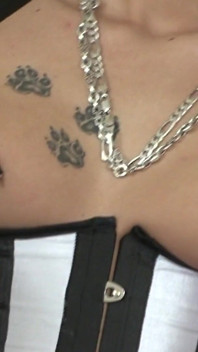 Ateşli Alman orta yaşlı seksi kadın mastürbasyon yapıyor ve sikiliyor