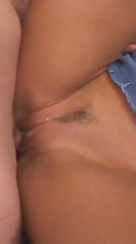 Joey Valentine en slampig fuskare med tatuerad hud och blond hår älskar att bli påslagen och nöjd