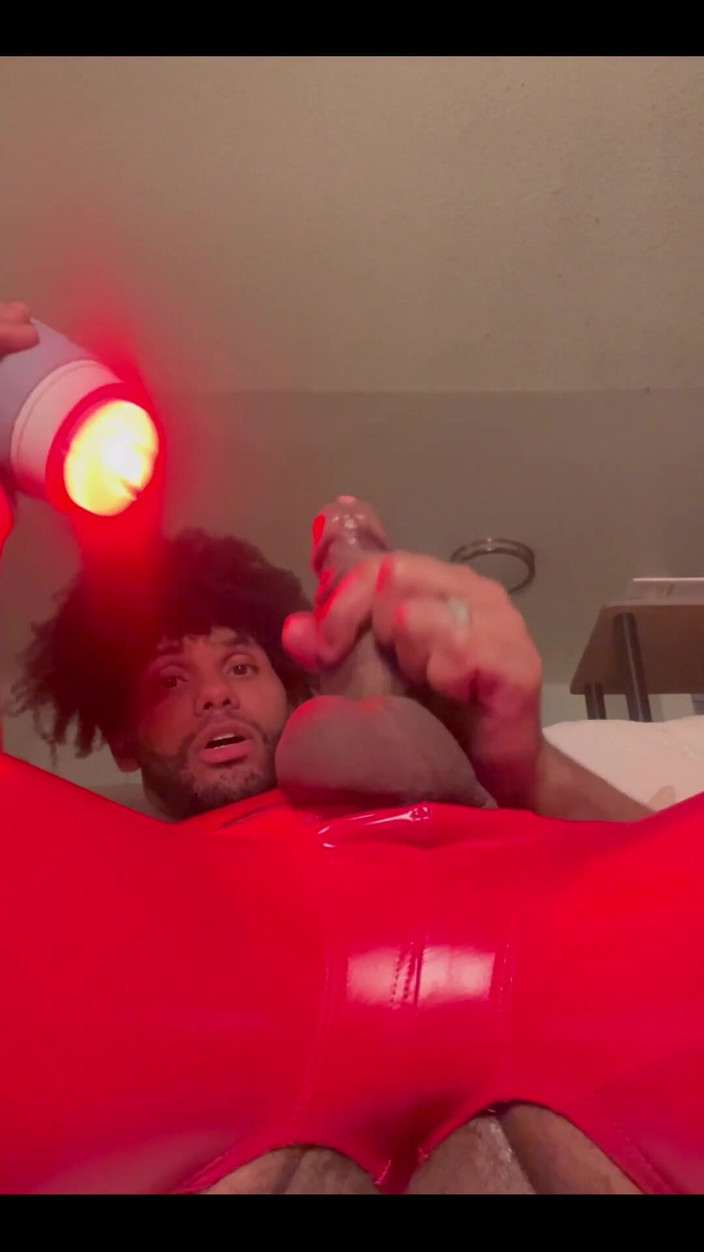 Tony Genius: 빨간 로켓: 섹스 토이 리뷰