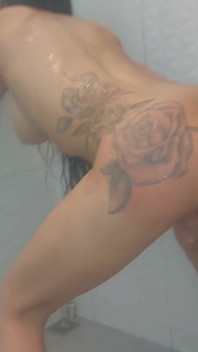 Vợ gầy được đụ trước cuckold trong khi anh ấy quay phim