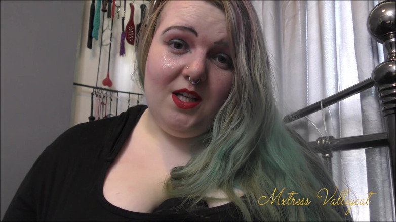 Mxtress Valleycat: Mesmerized into buying me boots