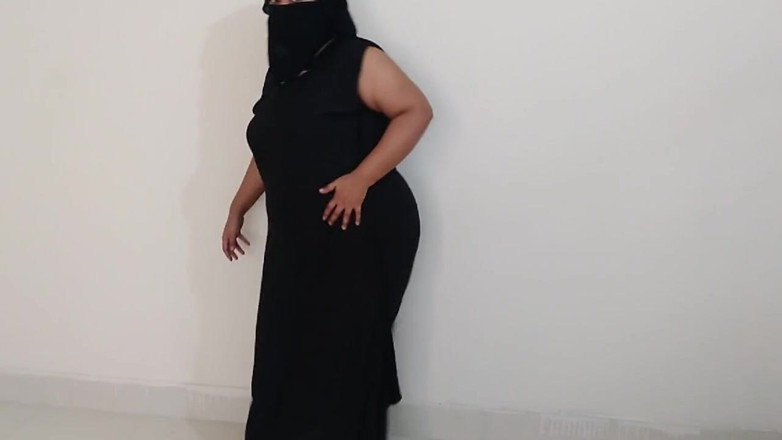 Aria Mia: Marocana Monica se excită în timp ce soțul ei nu este...