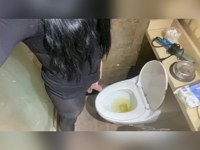 JessieRoss: パック:フル小便1