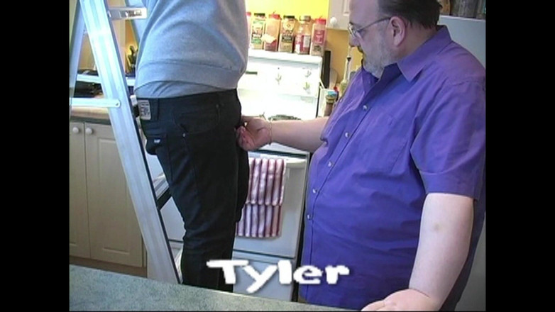 The Great Canadian Male: Tyler potřebuje ruku