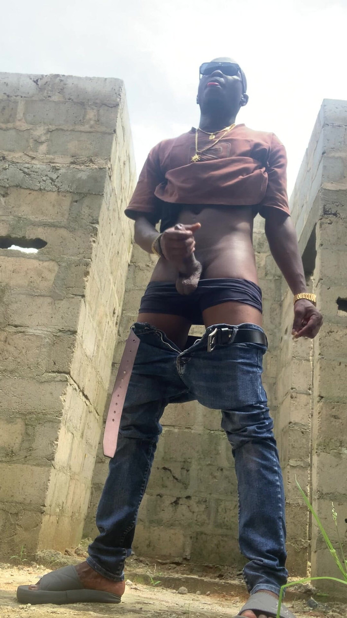 Dickass3x: Rápido em um edifício incompletível sob o sol