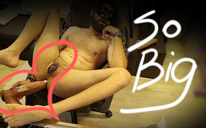 Tarkhun: S-a futuit singur cu un dildo uriaș