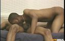 Gay Diaries: 饥渴的黑人在床上和他的伴侣玩激烈的肛交